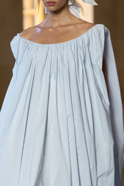 Look 24